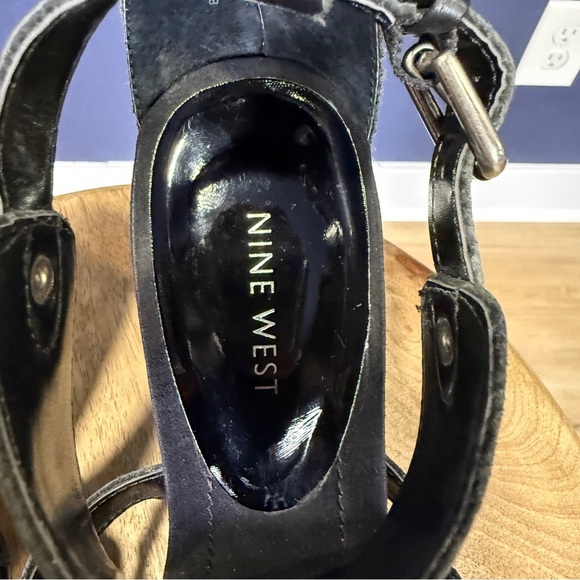 Nine West Black Leather Santiva Gladiator Sandals with Buckle Straps, Size 10 - Picture 2 of 7